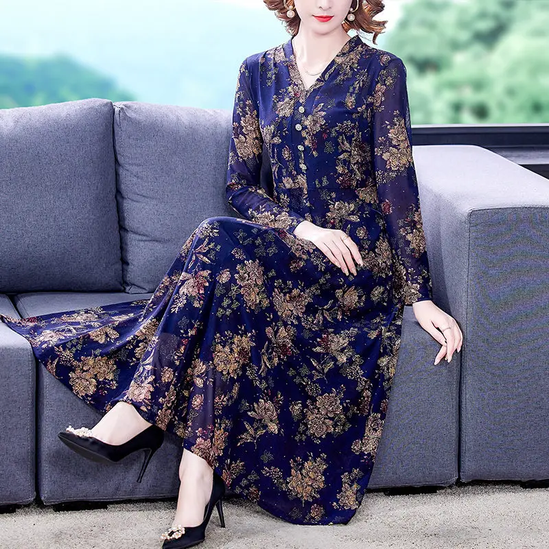 Large Size Silk Polyester Dress Female Spring And Autumn 2021 New Mother Loose V-Neck Retro Printed Floral Long Gauze Dress M858
Large Size Silk Polyester Dress Female Spring And Autumn 2021 New Mother Loose V-Neck Retro Printed Floral Long Gauze Dress M858