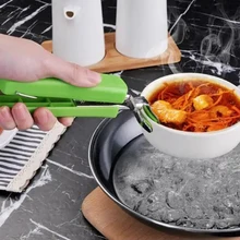 1pc Anti-Scald Hot Dish Clamp Kitchen Steaming Plate Bowl Edge Grip Clip Mini Scalding Tray Clamp Gripper Steamer Remover 
1pc Anti-Scald Hot Dish Clamp Kitchen Steaming Plate Bowl Edge Grip Clip Mini Scalding Tray Clamp Gripper Steamer Remover
