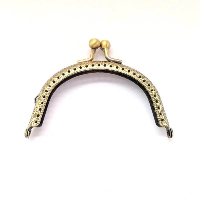 9CM DIY Round Metal Purse Frame Handle for Clutch Bag Handbag Accessories Making Kiss Clasp Lock Antique Bronze Bags Hardware
9CM DIY Round Metal Purse Frame Handle for Clutch Bag Handbag Accessories Making Kiss Clasp Lock Antique Bronze Bags Hardware