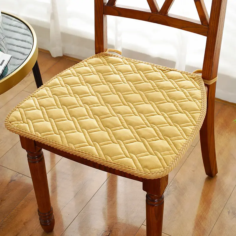 Solid Color Horseshoe-shaped Household Seat Cushion Office Computer Chair Pad Thick Plush Cushion Four Seasons Dining Chair Mats
Solid Color Horseshoe-shaped Household Seat Cushion Office Computer Chair Pad Thick Plush Cushion Four Seasons Dining Chair Mats