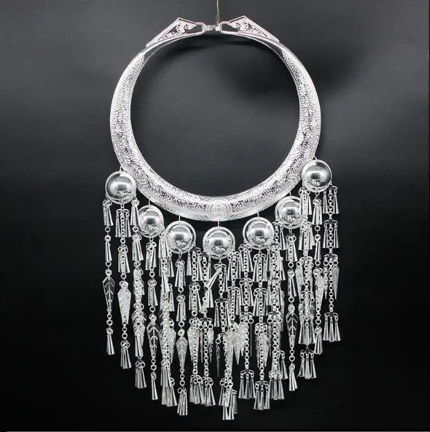 Chinese Yunnan Miao Necklace Women Hmong Festival Sliver Neckwear New Metal Tassels
Chinese Yunnan Miao Necklace Women Hmong Festival Sliver Neckwear New Metal Tassels