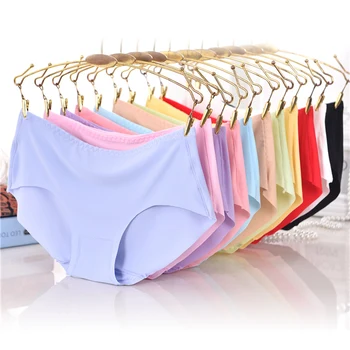 Women's traceless ice silk underwear medium high waist solid color breathable briefs comfortable and breathable
Women's traceless ice silk underwear medium high waist solid color breathable briefs comfortable and breathable