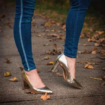 Gold Women Block Classic Thick Heel Pumps Spring Summer Closed Toe High Heel 5-8cm Wedding Office Dress Chunky Lady Pumps 
Gold Women Block Classic Thick Heel Pumps Spring Summer Closed Toe High Heel 5-8cm Wedding Office Dress Chunky Lady Pumps