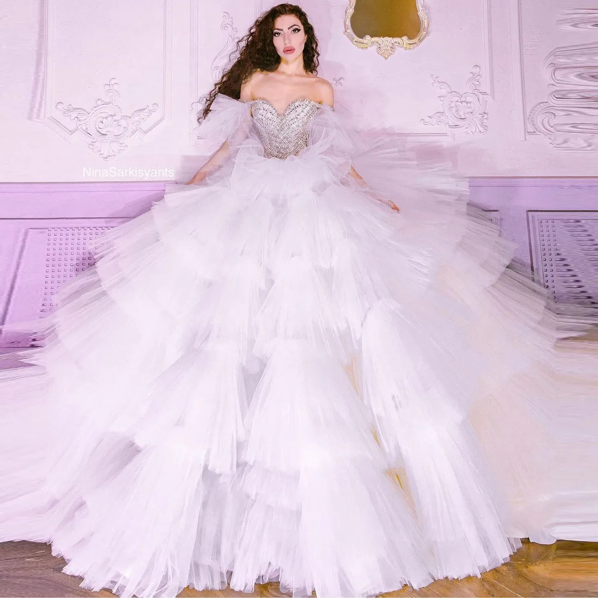 High Quality Fairy Wedding Dress Off-The-Shoulder Strapless Sweetheart Crystals Sweep Train Layered Puffy Tulle Evening Gowns
High Quality Fairy Wedding Dress Off-The-Shoulder Strapless Sweetheart Crystals Sweep Train Layered Puffy Tulle Evening Gowns