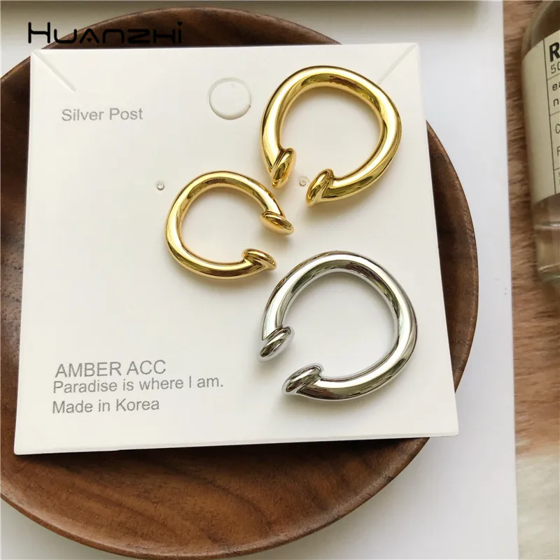 HUANZHI 2019 Fashion Minimalist C Shape Colorful Rhinestone Metal Earless Hole Ear Clip Earrings For Women Girls Party Jewelry
HUANZHI 2019 Fashion Minimalist C Shape Colorful Rhinestone Metal Earless Hole Ear Clip Earrings For Women Girls Party Jewelry