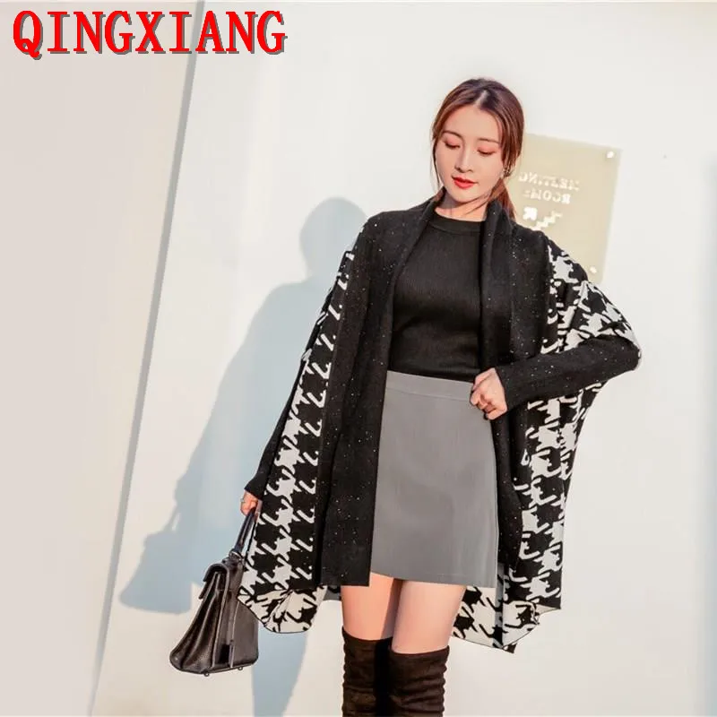 

2 Colors Contrast Knitted Cloak Women Outstreet Knitwear Autumn Batwing Sleeves Houndstooth Long Poncho Female Sequin Loose Coat