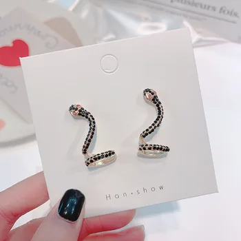 fashionable snake micro-zircon ear studs suitable for women girls wedding party jewelry
fashionable snake micro-zircon ear studs suitable for women girls wedding party jewelry