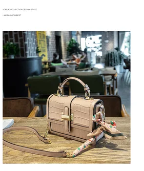 Free shipping autumn and winter handbag 2020 brand fashion small square bag striped single shoulder bag ladies messenger bag
Free shipping autumn and winter handbag 2020 brand fashion small square bag striped single shoulder bag ladies messenger bag