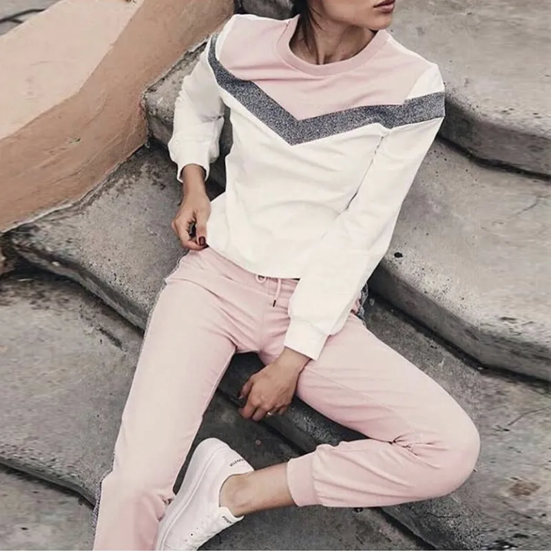 Women's Tracksuits Autumn Long Sleeve Pullover Sweatshirt Two Piece Set Pattern Type V Stitching Female Sporting Suit
Women's Tracksuits Autumn Long Sleeve Pullover Sweatshirt Two Piece Set Pattern Type V Stitching Female Sporting Suit