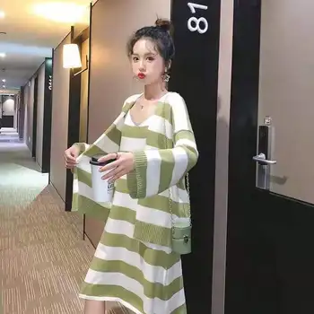 New Women Fashion V-neck knitted Pullovers Female Sweet Sweater Dress Coat Sets Stripe Dresses Comfort Coat Set Spring
New Women Fashion V-neck knitted Pullovers Female Sweet Sweater Dress Coat Sets Stripe Dresses Comfort Coat Set Spring
