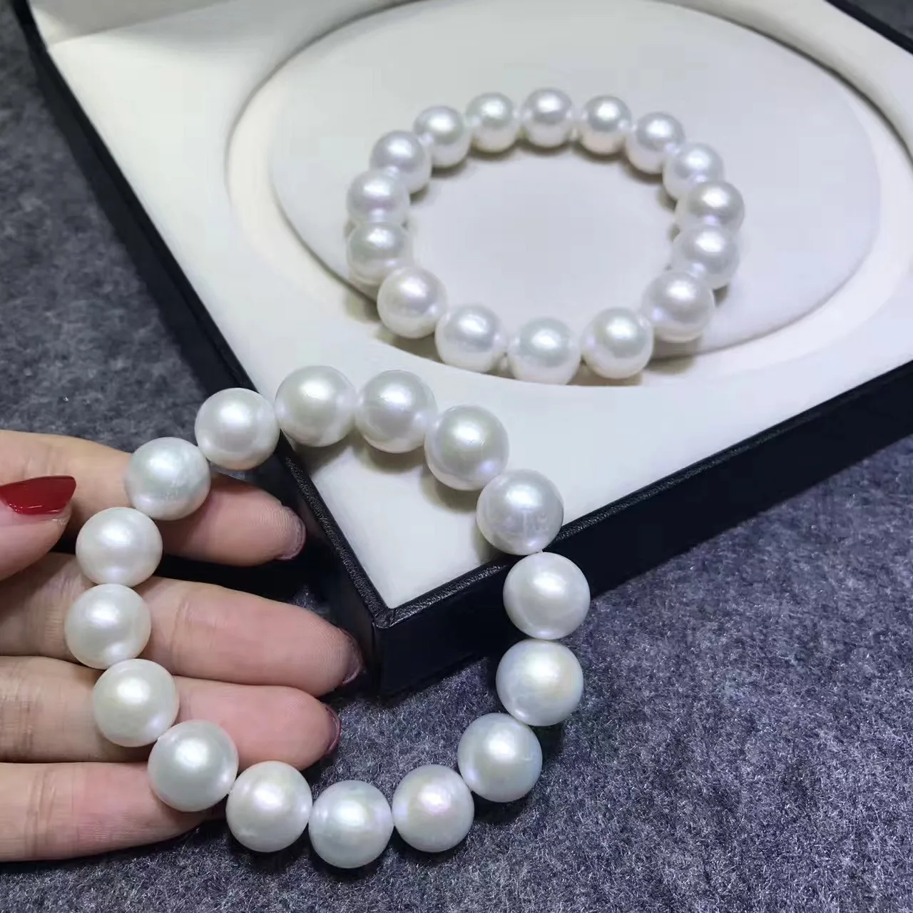 Natural Freshwater Pearls Bracelets 11-12mm Large round Beads Perfect Circle Virgine Glare White Beads Bracelets Versitile
Natural Freshwater Pearls Bracelets 11-12mm Large round Beads Perfect Circle Virgine Glare White Beads Bracelets Versitile