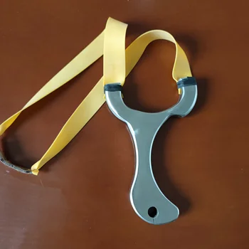 2020 Original Flat rubber band Slingshot Stainless Steel Hunting Sling Shooting Practice Accessories Outdoor Games Catapult
2020 Original Flat rubber band Slingshot Stainless Steel Hunting Sling Shooting Practice Accessories Outdoor Games Catapult