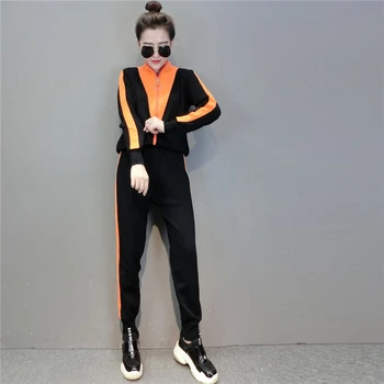 Women's suit 2020 autumn Korean version of long-sleeved color-blocking sweater + trousers fashion skirt 2-piece sports suit
Women's suit 2020 autumn Korean version of long-sleeved color-blocking sweater + trousers fashion skirt 2-piece sports suit
