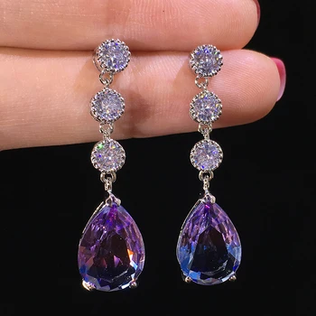 Gradient crystal like water drop silver needle earrings earrings
Gradient crystal like water drop silver needle earrings earrings