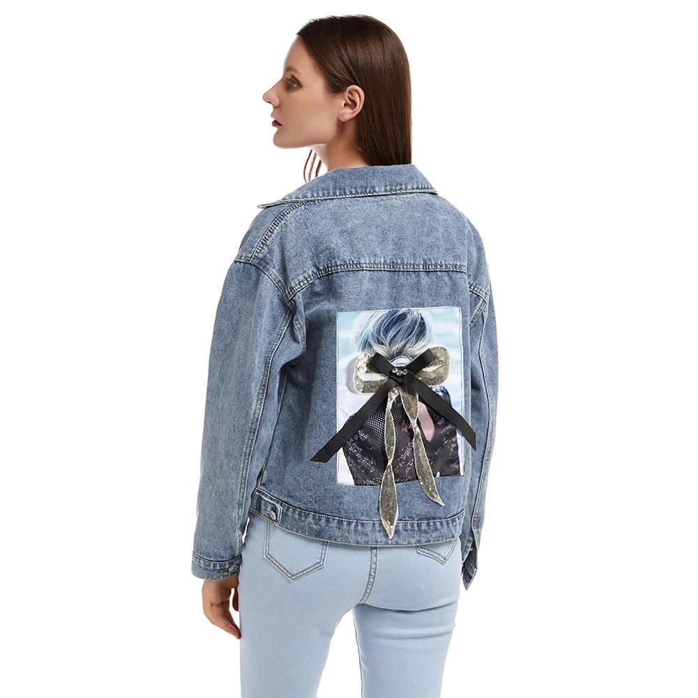 Women Denim Bomber Jacket Appliques Print Lady Vintage Elegant Outwear Bowknot Back Denim Jacket Full Sleeve Fashion Coat
Women Denim Bomber Jacket Appliques Print Lady Vintage Elegant Outwear Bowknot Back Denim Jacket Full Sleeve Fashion Coat