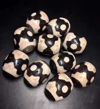 set of 10 High Quality Energy Magic Tibetan Old Oily Agate 3 eye Tiger-tooth Daluo Totem dZi Bead
set of 10 High Quality Energy Magic Tibetan Old Oily Agate 3 eye Tiger-tooth Daluo Totem dZi Bead