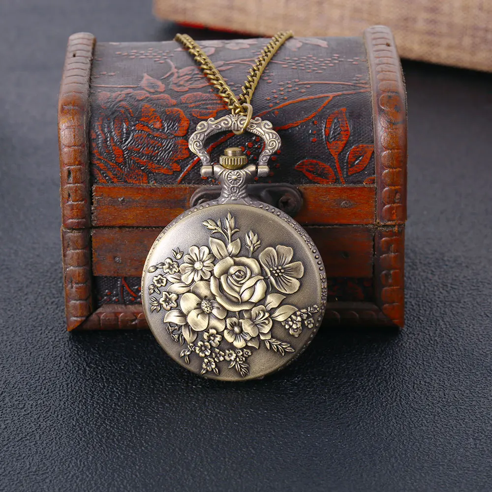 Fashion Large Rose Pocket Watch Creative Palace Style Retro Fine Copper Flowers Bloom Size Necklace Quartz Pocket Watch HB007
Fashion Large Rose Pocket Watch Creative Palace Style Retro Fine Copper Flowers Bloom Size Necklace Quartz Pocket Watch HB007