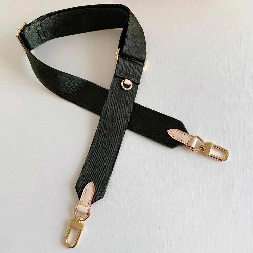 Luggage accessories. Weaving shoulder strap. Embroidered wide shoulder strap. Free length adjustment. Oxidized leather. Letters
Luggage accessories. Weaving shoulder strap. Embroidered wide shoulder strap. Free length adjustment. Oxidized leather. Letters