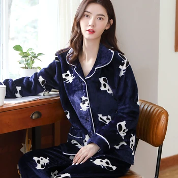 Ladies velvet pajamas two-piece V-neck printed cardigan thickened long-sleeved loose-fitting home comfort and warmth suitJJF0061
Ladies velvet pajamas two-piece V-neck printed cardigan thickened long-sleeved loose-fitting home comfort and warmth suitJJF0061