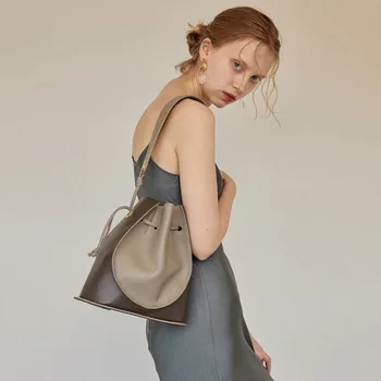 Niche restoring ancient ways design personality joining together with drawstring bag bucket female joker of new fund of 2020 aut
Niche restoring ancient ways design personality joining together with drawstring bag bucket female joker of new fund of 2020 aut