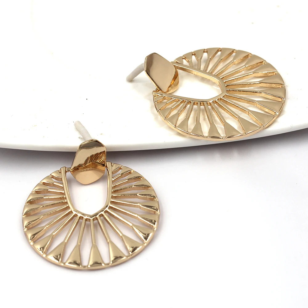 2020 Spring New Arrival Filigree Big Round Earrings Gold Silver Fan Shape Fan Shape Filigree Dangle Earrings For Women
2020 Spring New Arrival Filigree Big Round Earrings Gold Silver Fan Shape Fan Shape Filigree Dangle Earrings For Women