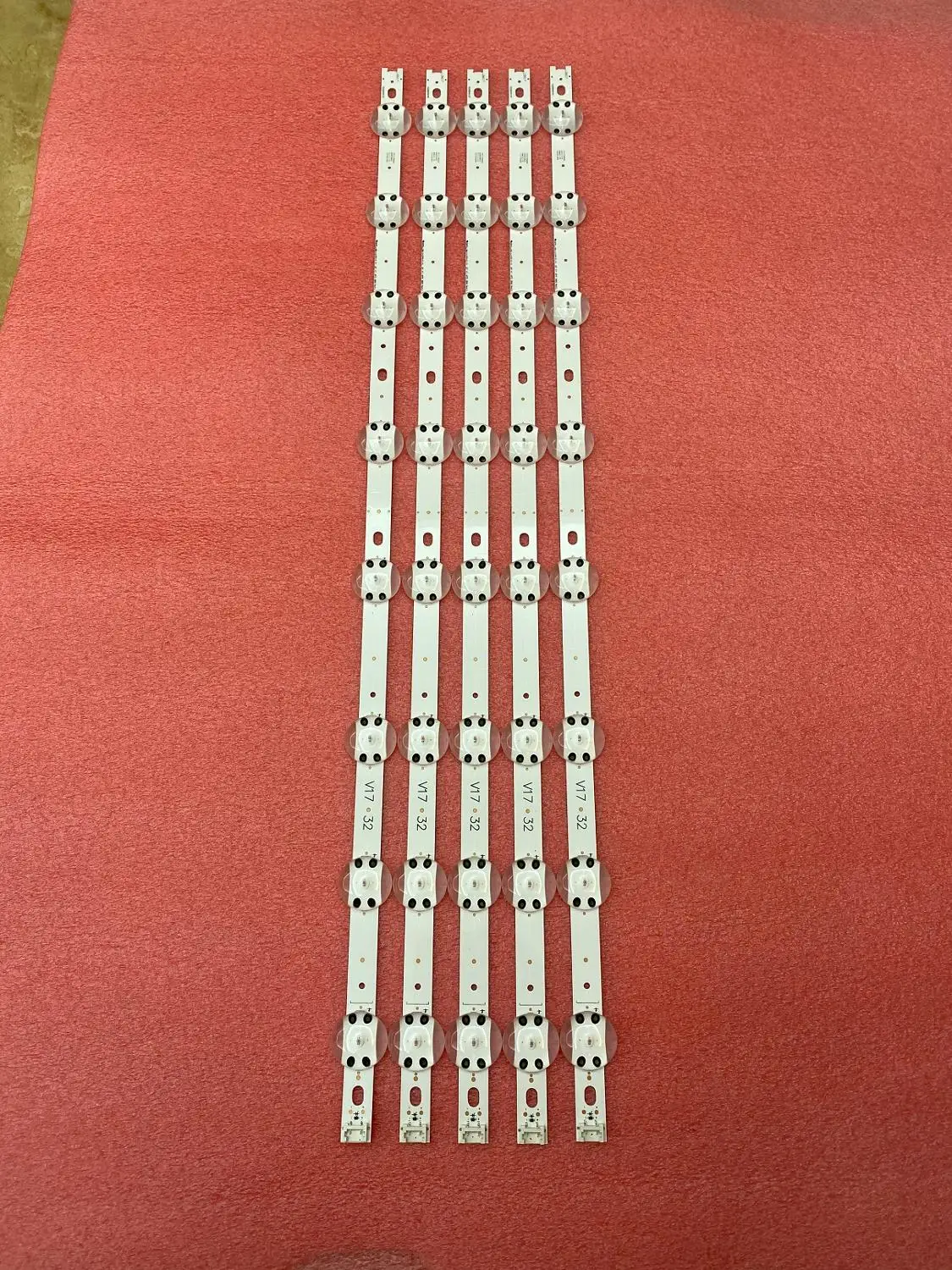 New 10 PCS*8LED LED backlight strip for LG 32LJ510V 32LJ510U HC320DXN-ABSL1-2143 LC320DXE (FK)(A2) 6916L-2855B 32 V17 ART3 2855
New 10 PCS*8LED LED backlight strip for LG 32LJ510V 32LJ510U HC320DXN-ABSL1-2143 LC320DXE (FK)(A2) 6916L-2855B 32 V17 ART3 2855