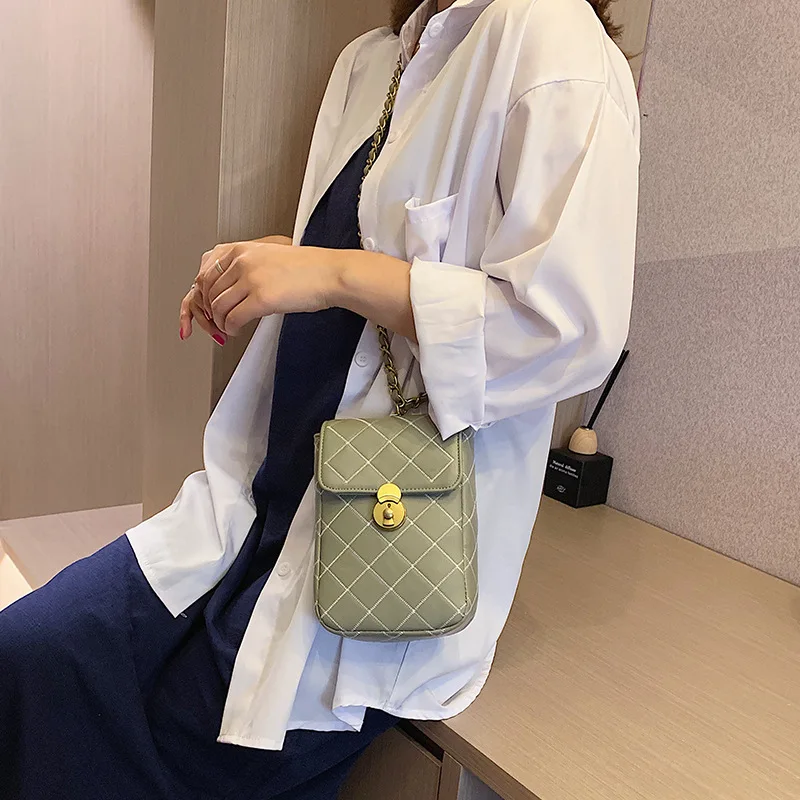 Mini Linger Chain Mobile Bag New Type of Women's Square Bag with One Shoulder Slant in 2019 (Size)
Mini Linger Chain Mobile Bag New Type of Women's Square Bag with One Shoulder Slant in 2019 (Size)