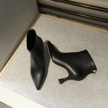 GPOKHDS 2020 women ankle boots soft Cow leather black color winter short plush pointed zippers high heels female boots size 43
GPOKHDS 2020 women ankle boots soft Cow leather black color winter short plush pointed zippers high heels female boots size 43