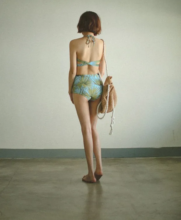 South Korea Purchasing Agents * Genuine Product Tube Top Printed Bikini Split Type Triangular High-waisted Bathing Suit Women's
South Korea Purchasing Agents * Genuine Product Tube Top Printed Bikini Split Type Triangular High-waisted Bathing Suit Women's