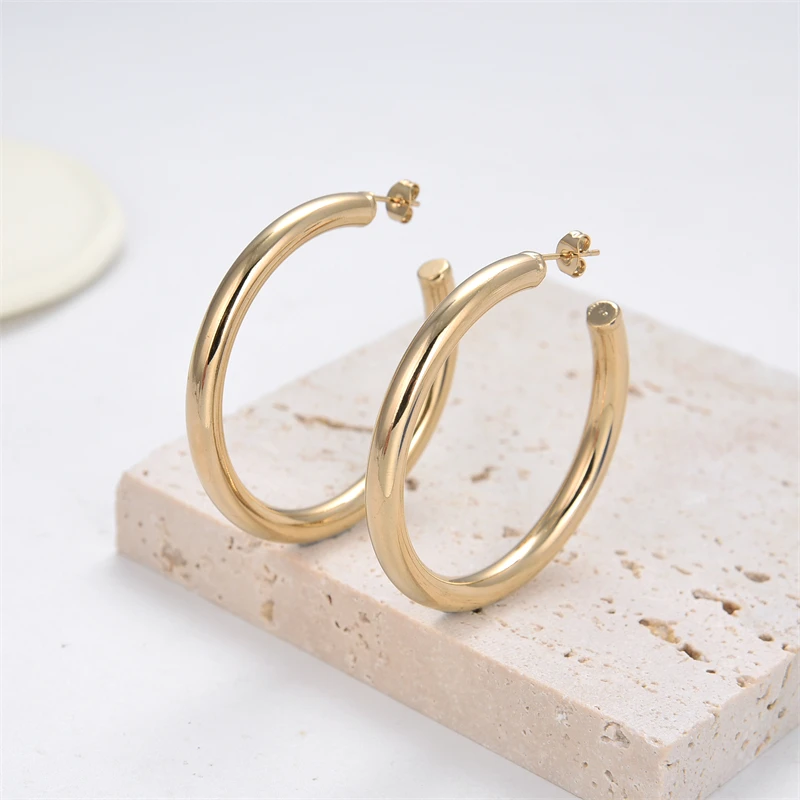 2022 New Fashion Classic Open Round Stud Earrings Brincos For Women Jewelry Simple Big Exaggeration Stainless Steel Ear Bijoux
2022 New Fashion Classic Open Round Stud Earrings Brincos For Women Jewelry Simple Big Exaggeration Stainless Steel Ear Bijoux