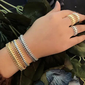 jankelly Luxury new Bangle Ring Sets Fashion Dubai Silver Bridal Jewelry Sets For Women Wedding brincos para as mulheres
jankelly Luxury new Bangle Ring Sets Fashion Dubai Silver Bridal Jewelry Sets For Women Wedding brincos para as mulheres