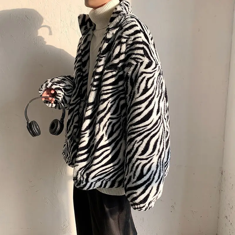 2020 Winter Men's Oversized Printing Cotton-padded Clothes Thicken Plush Trench Coats Fashion Parkas Casual Warm Snow Jackets
2020 Winter Men's Oversized Printing Cotton-padded Clothes Thicken Plush Trench Coats Fashion Parkas Casual Warm Snow Jackets