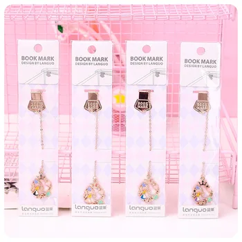 4 Pcs/Set Cartoon Rabbit Alice Metal Bookmarks Girlish Style Pendant Book Markers Page Holder Stationery 
4 Pcs/Set Cartoon Rabbit Alice Metal Bookmarks Girlish Style Pendant Book Markers Page Holder Stationery