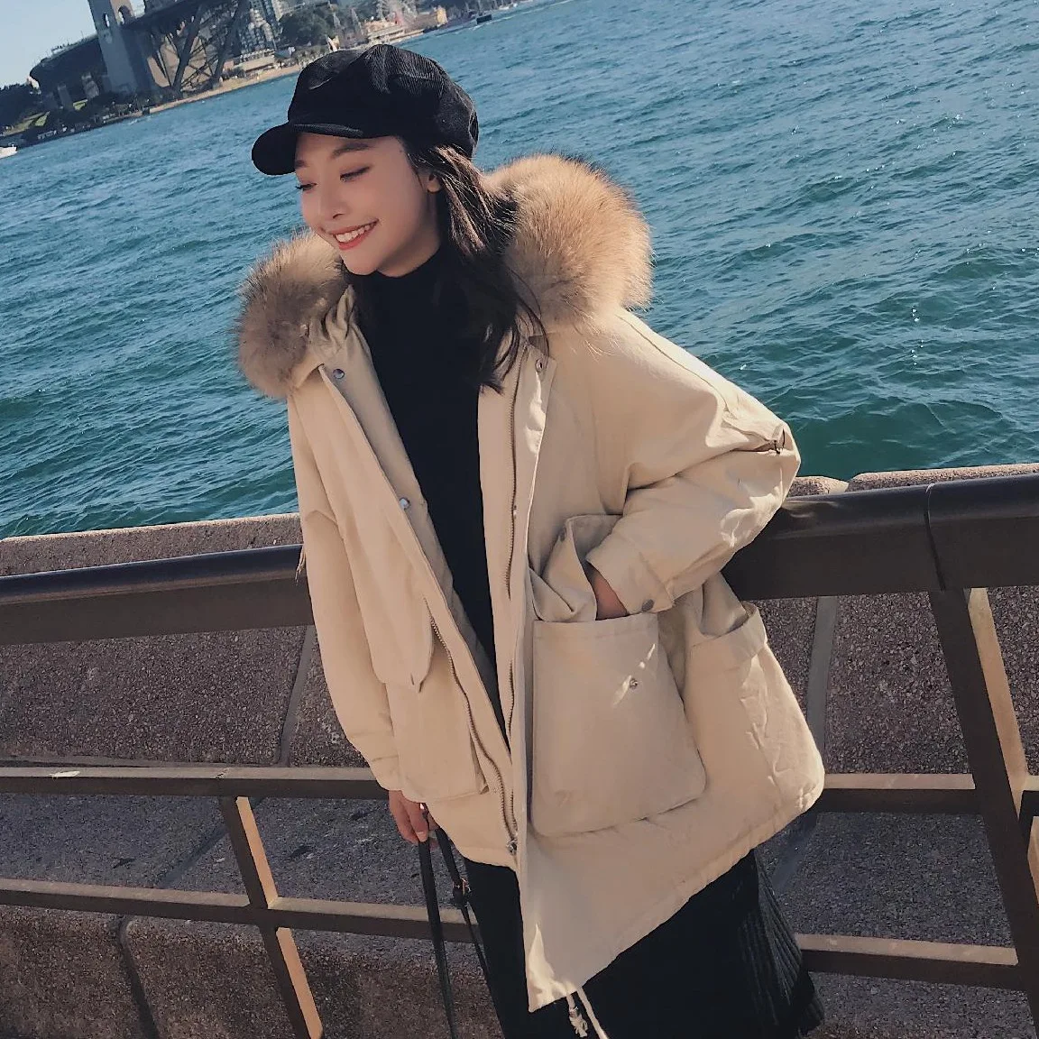 2019ins Pleated Waist Hugging Hooded Large Fur Collar Workwear Cotton Coat Women's Short-height Loose-Fit Stereo Pocket Cotton-p
2019ins Pleated Waist Hugging Hooded Large Fur Collar Workwear Cotton Coat Women's Short-height Loose-Fit Stereo Pocket Cotton-p