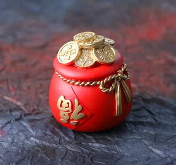 Shou Gong Shou Grandpa and Grandma Birthday Cake Decoration Resin Blessing Bag Ornaments
Shou Gong Shou Grandpa and Grandma Birthday Cake Decoration Resin Blessing Bag Ornaments