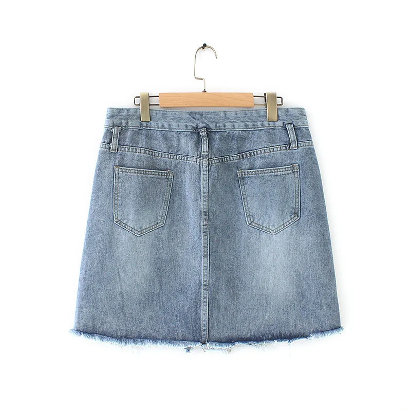 2019 summer new Tibetan meat age-reducing girl sense loose thin hole high waist four button denim skirt
2019 summer new Tibetan meat age-reducing girl sense loose thin hole high waist four button denim skirt