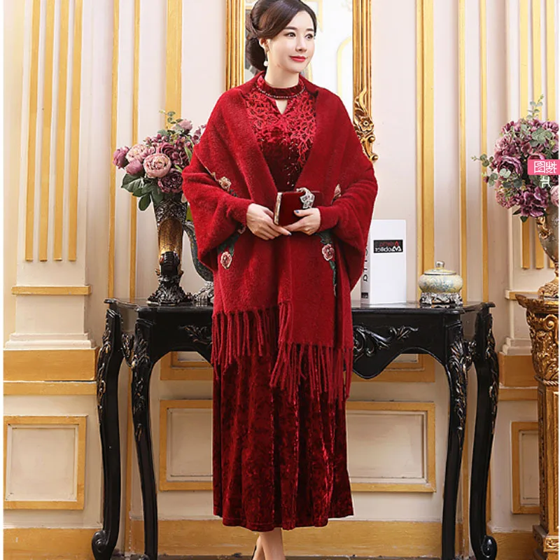 Formal Dress Improved Cheongsam Middle-aged Women Dress Wedding Dress Women's Gold Velvet Grandma Nobility Wedding Banquet Catwa
Formal Dress Improved Cheongsam Middle-aged Women Dress Wedding Dress Women's Gold Velvet Grandma Nobility Wedding Banquet Catwa
