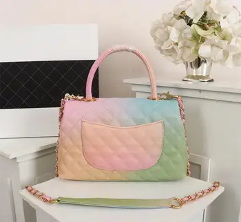 Upscale caviar handbag women's bag designer top quality messenger shoulder bag leather messenger bag messenger bag
Upscale caviar handbag women's bag designer top quality messenger shoulder bag leather messenger bag messenger bag