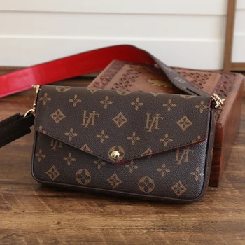 Ladies' new fashion all-match printing one-shoulder messenger chain bag three-in-one envelope small square leather bag satchels
Ladies' new fashion all-match printing one-shoulder messenger chain bag three-in-one envelope small square leather bag satchels