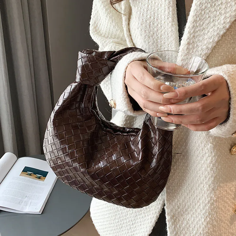 2021 Fashion Handmade Woven Clutch Luxury Leather Printed Shoulder Bag Lady Crossbody Bag Hobo Knotted Handle Casual Handbag
2021 Fashion Handmade Woven Clutch Luxury Leather Printed Shoulder Bag Lady Crossbody Bag Hobo Knotted Handle Casual Handbag