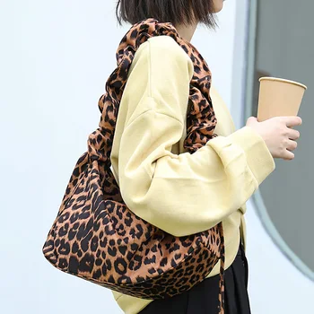 Korean Fashion Leopard Print Armpit Bag Casual Pleated One Shoulder Women's Bags Simple Canvas Crossbody C503
Korean Fashion Leopard Print Armpit Bag Casual Pleated One Shoulder Women's Bags Simple Canvas Crossbody C503