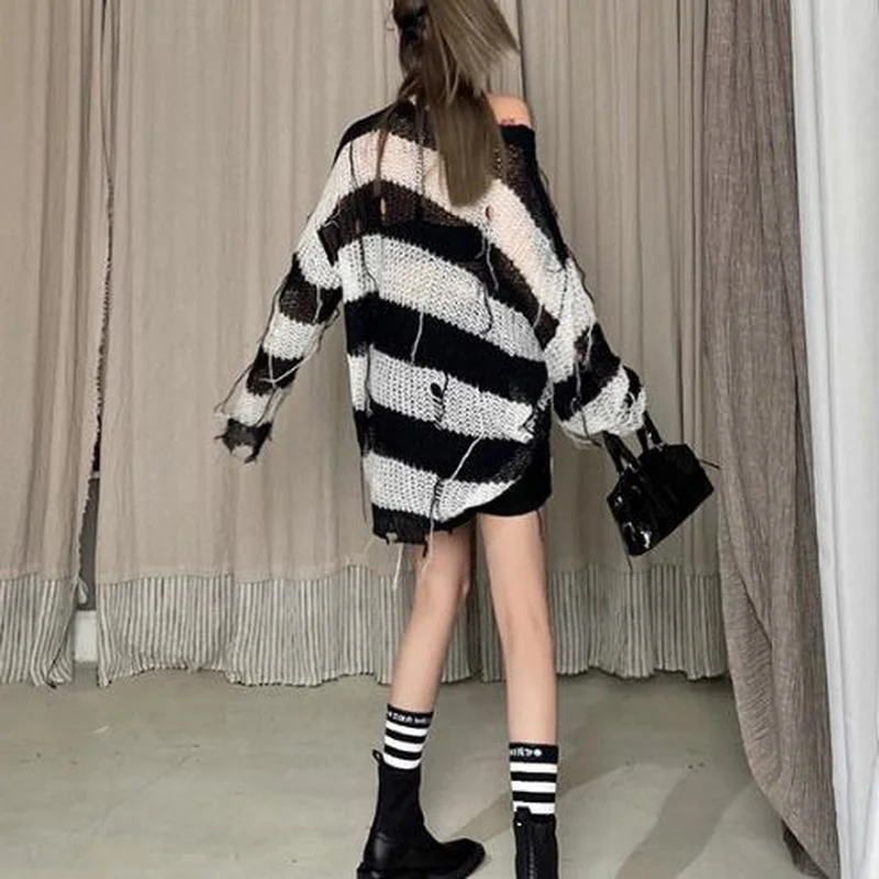 Drunge Korean Style O Neck Thin Hollow Out Women Sweaters Striped Loose Harajuku Gothic Fashion Sweater Casual Knitted Top Goth
Drunge Korean Style O Neck Thin Hollow Out Women Sweaters Striped Loose Harajuku Gothic Fashion Sweater Casual Knitted Top Goth