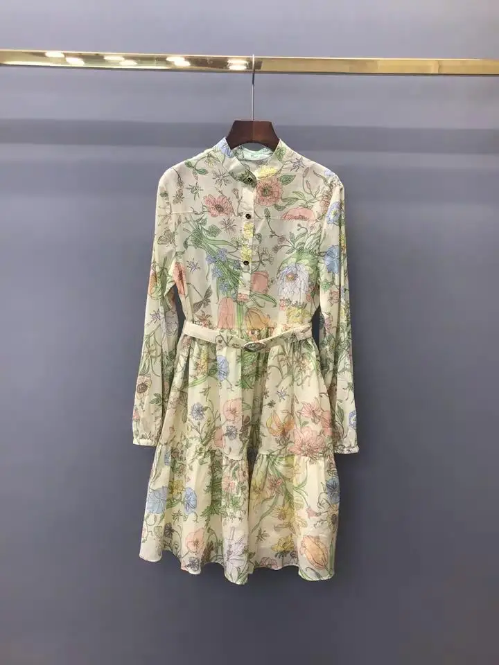 The new summer 2019 department take charge of the waist decoration color small flower print dress
The new summer 2019 department take charge of the waist decoration color small flower print dress