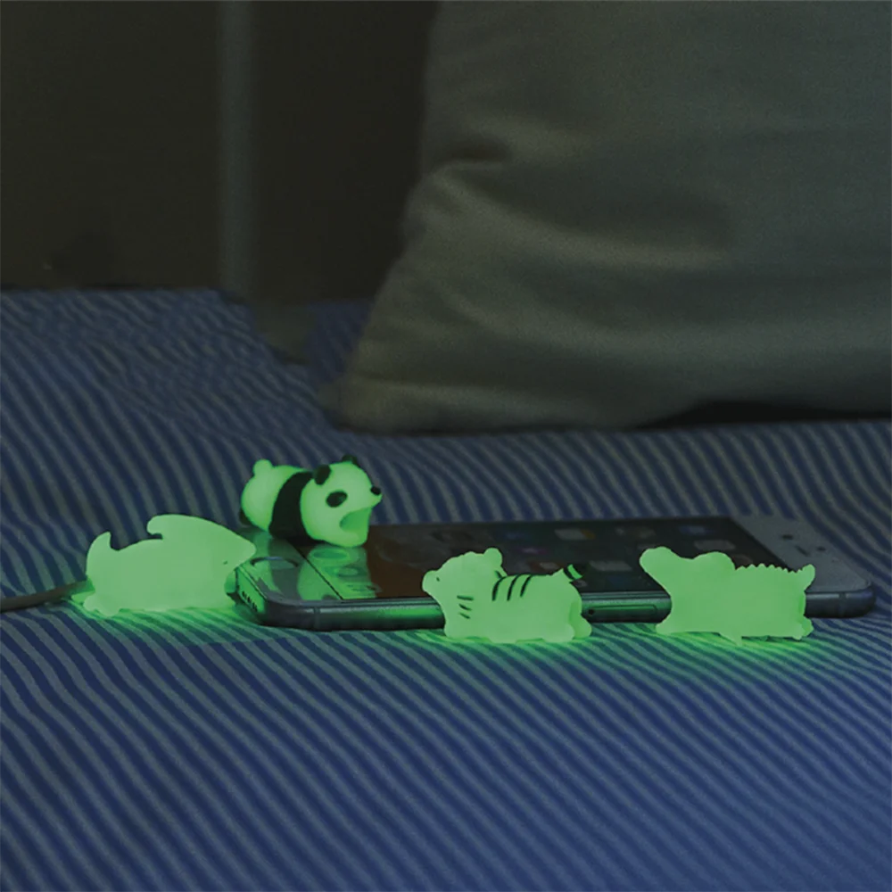 1PC Cute Cartoon Cable Bite Glow In Dark Protector for iPhone Winder Animal Panda Lion Hippo Tortoise Doll Model Funny Kids Toy
1PC Cute Cartoon Cable Bite Glow In Dark Protector for iPhone Winder Animal Panda Lion Hippo Tortoise Doll Model Funny Kids Toy