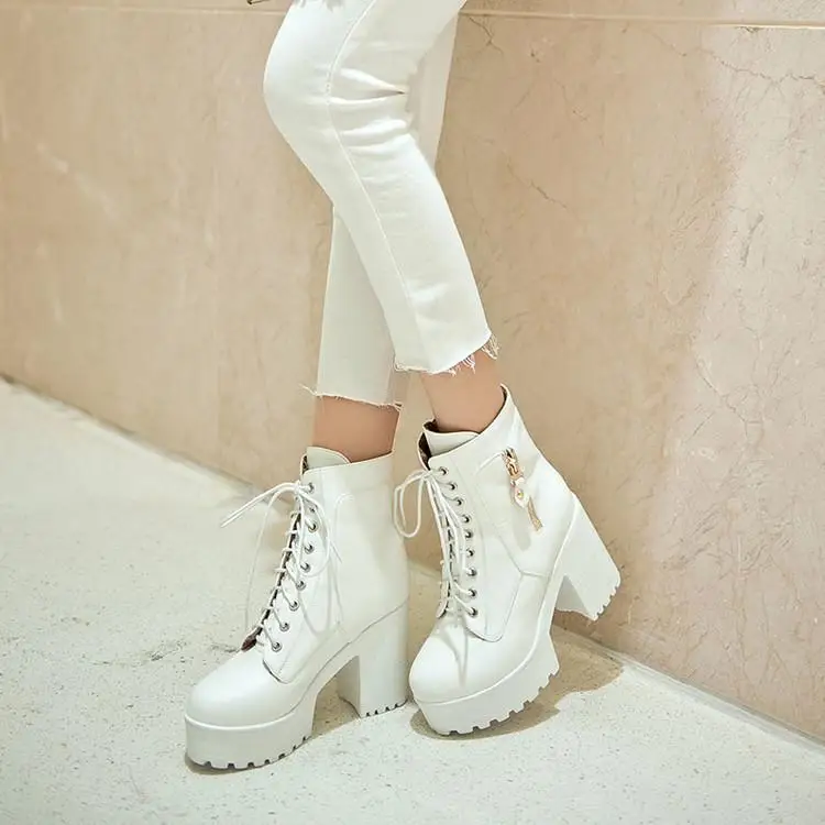 2019 Winter Fashion Warm Boots Metal Decorative Pu Comfortable Round-Toe Short Martin Boots Rubber Zapatos De Mujer Size 33-43
2019 Winter Fashion Warm Boots Metal Decorative Pu Comfortable Round-Toe Short Martin Boots Rubber Zapatos De Mujer Size 33-43