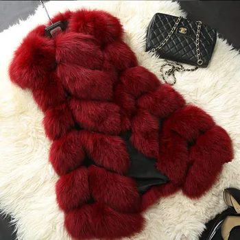 Korean version of the fox hair imitating fur vest fur into one splice fur vest 
Korean version of the fox hair imitating fur vest fur into one splice fur vest