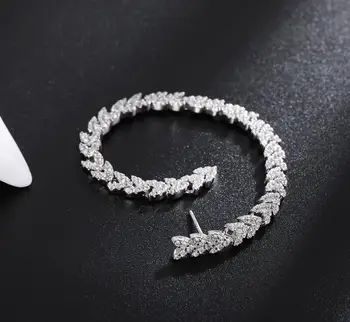 Fashion women extra long earrings single silver needle crystal rhinestone drop long earrings accessories 
Fashion women extra long earrings single silver needle crystal rhinestone drop long earrings accessories