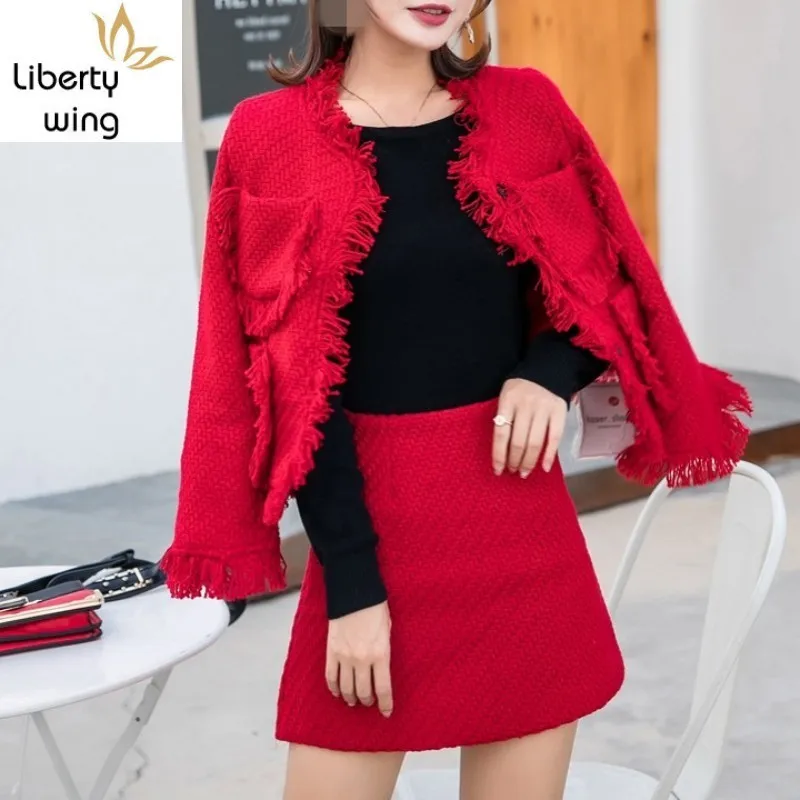 Elegant Womens Red Tassel Tweed Short Coat Mini Wrap Two Piece 2020 New Spring Single Breasted Jacket Office Skirt Set
Elegant Womens Red Tassel Tweed Short Coat Mini Wrap Two Piece 2020 New Spring Single Breasted Jacket Office Skirt Set