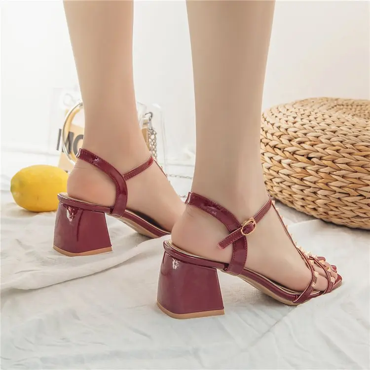 Women shoe Sandals Flip Flops Slippers Flats Shoes String Bead Summer Fashion Wedges Woman Slides Lady Casual Female
Women shoe Sandals Flip Flops Slippers Flats Shoes String Bead Summer Fashion Wedges Woman Slides Lady Casual Female