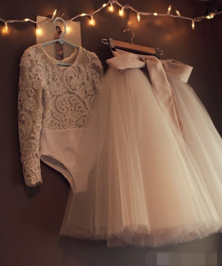 Two Pieces Evening Dress 2019 Tutu Tulle Ribbon Lace Long Sleeve Prom Dresses Tea Length Modest Formal Dress robe de soiree
Two Pieces Evening Dress 2019 Tutu Tulle Ribbon Lace Long Sleeve Prom Dresses Tea Length Modest Formal Dress robe de soiree